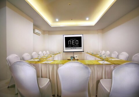 Hotel Neo Candi Simpang Lima