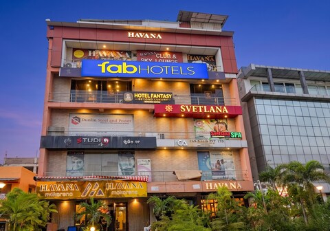 FabHotel Fantasy
