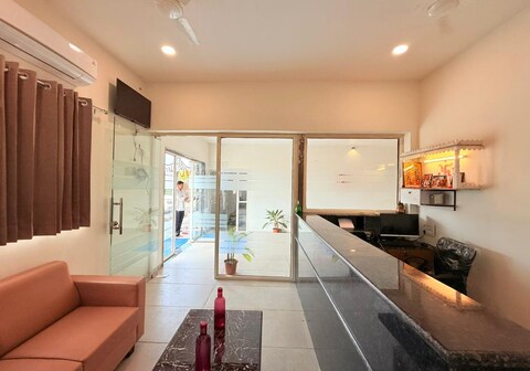 HOTEL KRISHNA GARDEN