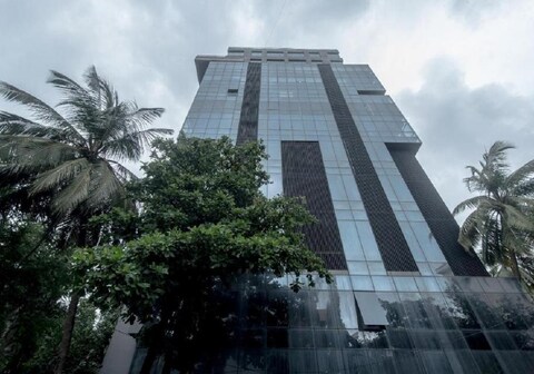 Hotel Adlon International