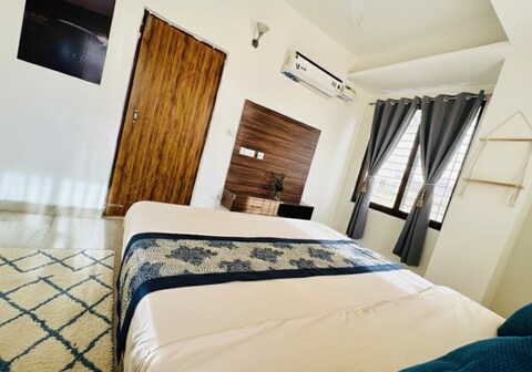 Willow suite 3BR with Living area