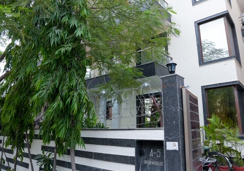 Yuhi Suites