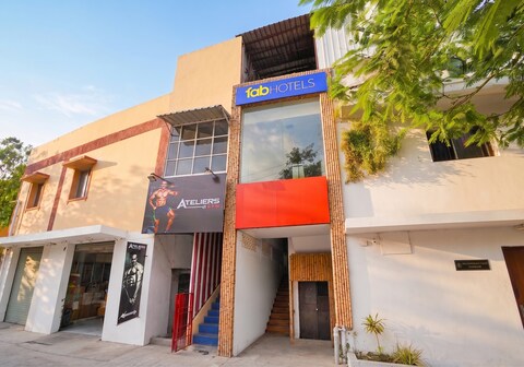 FabHotel Moon Stay - Nr Phoenix Mall , Velachery