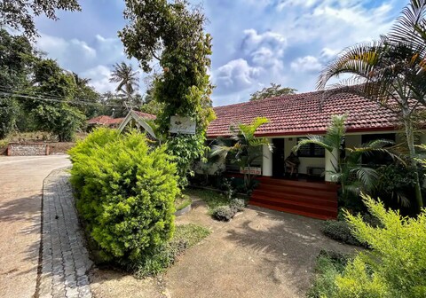 Cortado @ Midland Inn by Grha