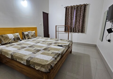 ANAND ASHRAM Guest House