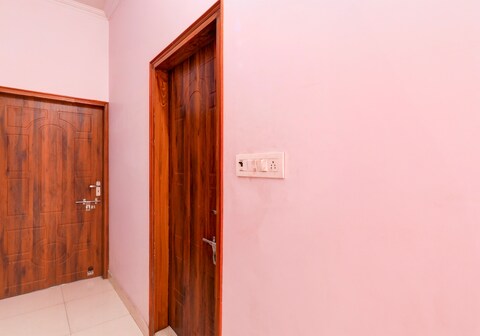 Hotel O Shiv Dham Inn