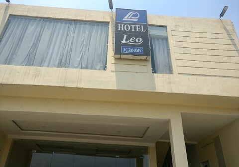 HOTEL LEO