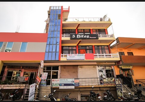 HOTEL KAVYA