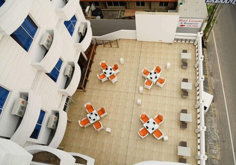 Lazaani Hotel