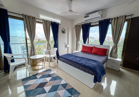 Aura - Entire Studio in Vile Parle West