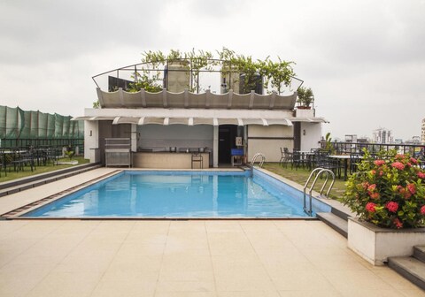 Mercy Luxury Business Hotel