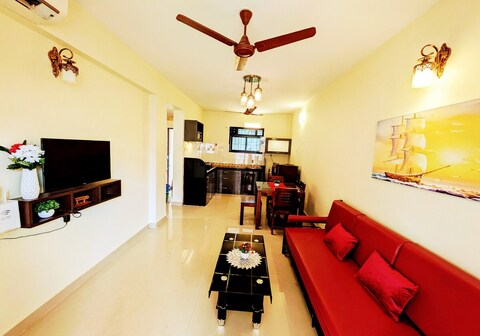 Moon Bliss 1BHK with Pool, 5 min walk to Colva Beach