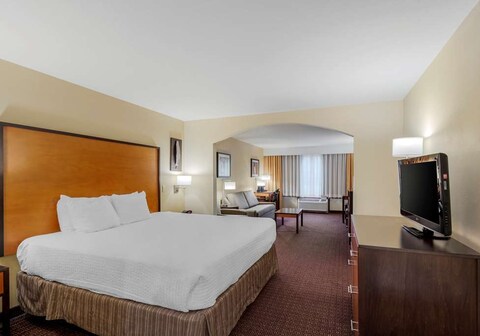 Best Western Plus Cascade Inn & Suites