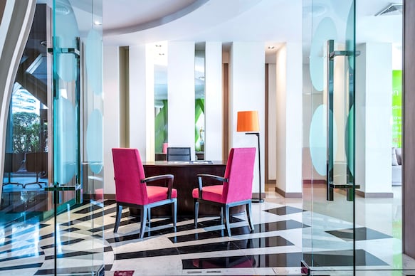 Hilton Garden Inn Bangkok Silom