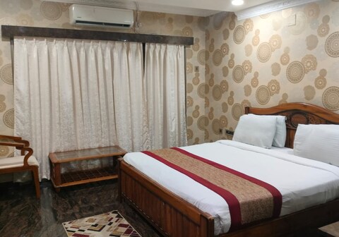 Hotel Vijoya International