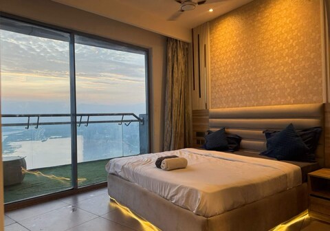 Cloud9 Halfday Stay At Supernova Noida