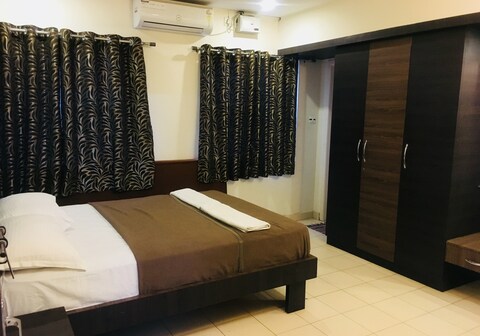 Mathies Tower | Rooms in an Apartment