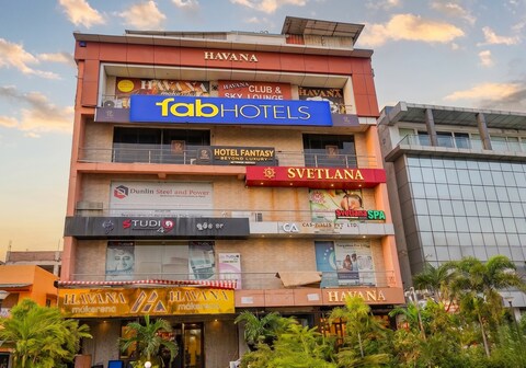 FabHotel Fantasy