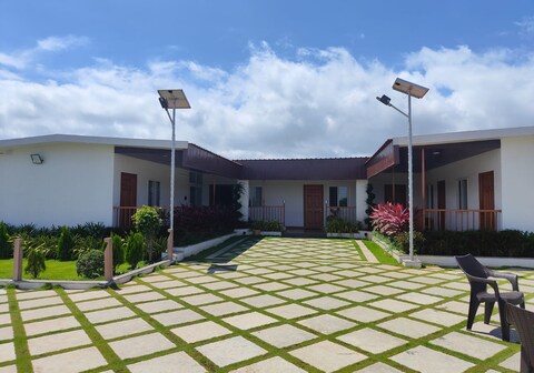 Rich Field Farm House