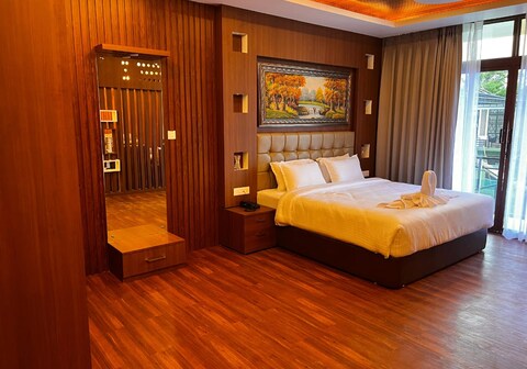 EMMONLANG RESORT & RESTAURANT