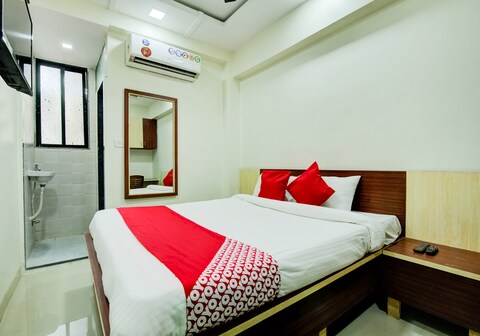 Hotel O Kunal Palace