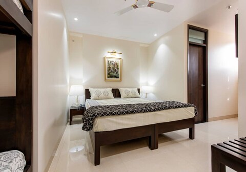 Service Apartment - 12 Pax @ MI Road/ Cook