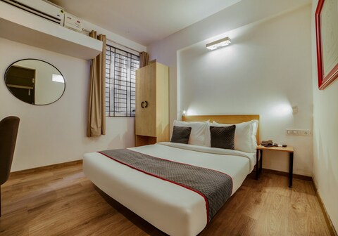 OYO Townhouse 361 Basha Inn