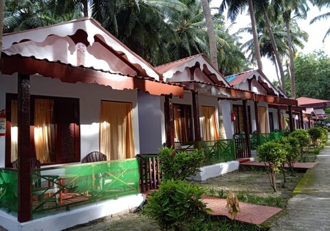 COCONHUTS BEACH RESORT