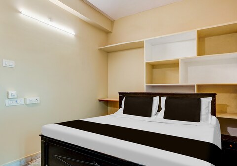 Flagship Akshay Height