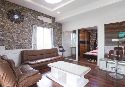 Purple homestay (40 Kms from Surat)