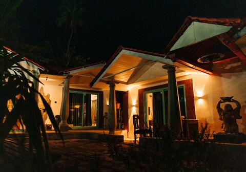 DD villa & Serenity cottages