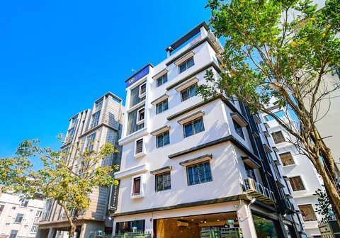 FabHotel Dreamworld Residency - Near bisarjan ghat