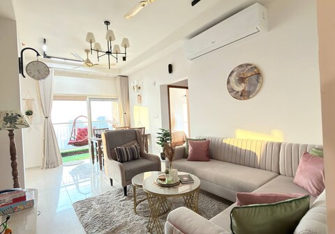 Beige Zenith 2BHK Apt 32nd floor Pool