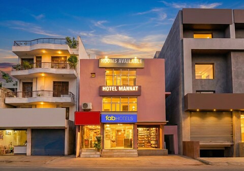 FabHotel Mannat Bhera Enclave