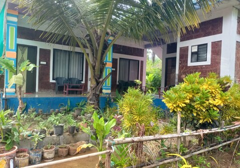 Gangotri Cafe and Rooms