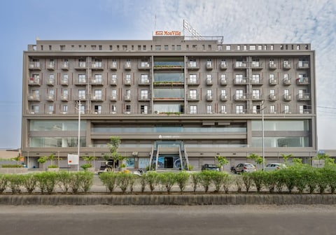 Hotel Monville, Bhaili Vadodara
