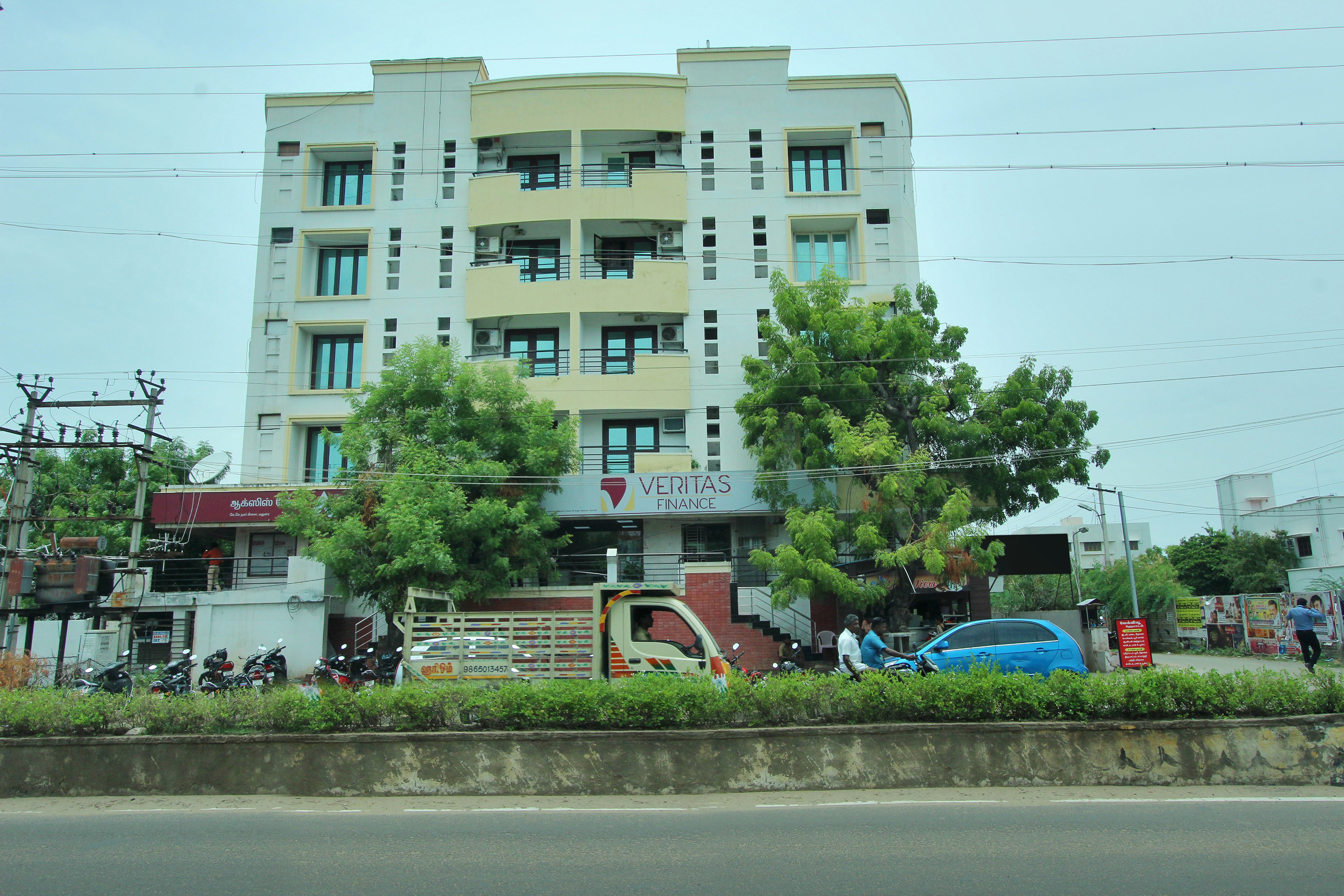 Meenakshi s Sunshine Hotel Madurai INR 440 OFF   2  0  0  0   Deal