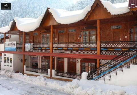 Hotel Manisha (2Min walk to Gangotri Temple)