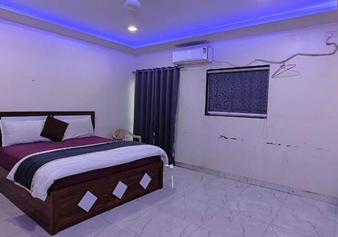 FabHotel The Royal Inn