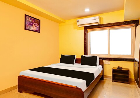 Super Collection O NAD Near Airport