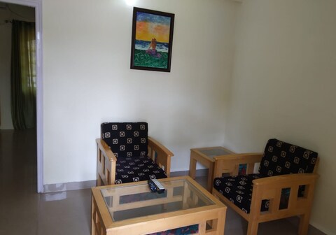 Airconditioned 1bhk apt for 4 adults in Candolim