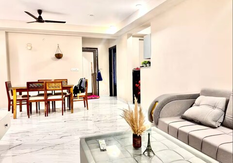 Spacious 3BHK Apartment City View Prime Location