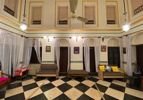 RATNAKAR BHAWAN (HERITAGE HOMESTAY)