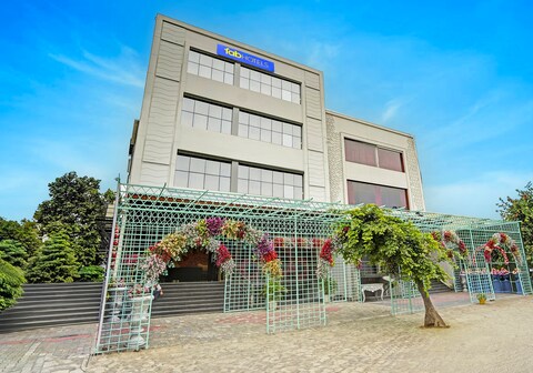 FabHotel Golden Rivaah