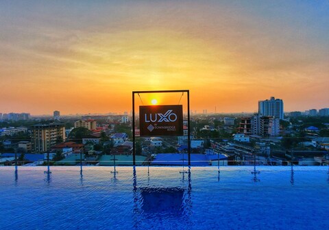 LUXO KOCHI
