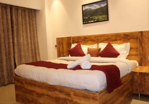 Hotel O Hill Top