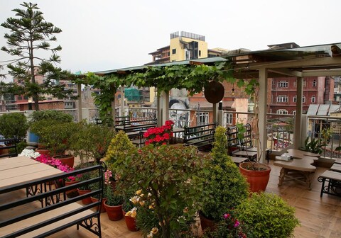 Hotel Himalayan Oasis