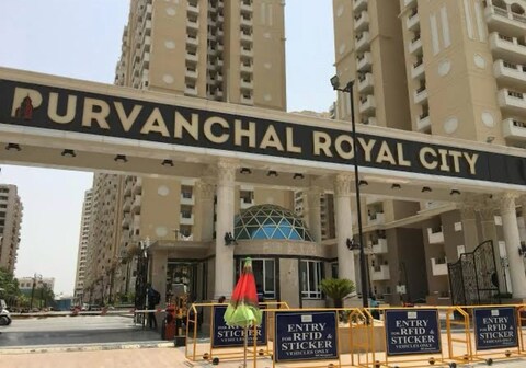 Luxury Stay in Greater Noida by Azores Studio