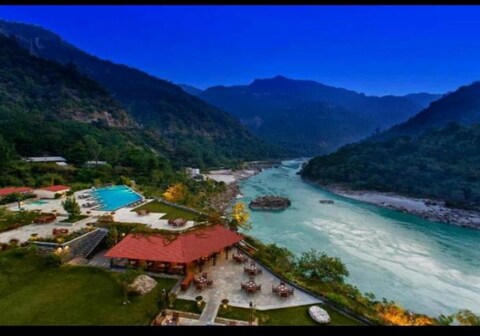 Aloha on divine Ganges apartment with infinty pool