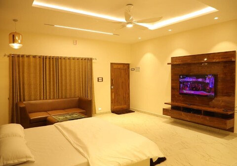 Hills Pride A luxurious Stay at Nandi